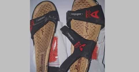 জুতার ভিতরে ভরে ইয়াবা পাচার। আওয়ার বার্তা।