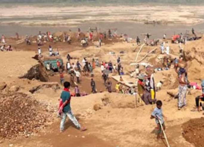 কোম্পানীগঞ্জে কোয়ারী বন্ধ,ব্যাবসায়ীদের ৩ শত কোটি টাকার ক্ষ্রয়ক্ষতি