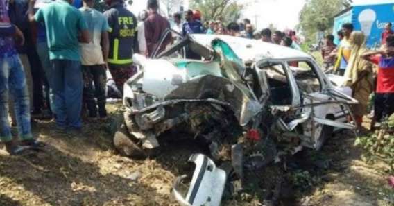 বিয়ের অনুষ্ঠানে যাওয়া হলো না, সড়কে দুর্ঘটনায় নিহত ৬