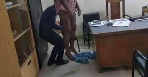 থানায় আসামীর ঝুলন্ত লাশ,ওসি-তদন্ত বরখাস্ত