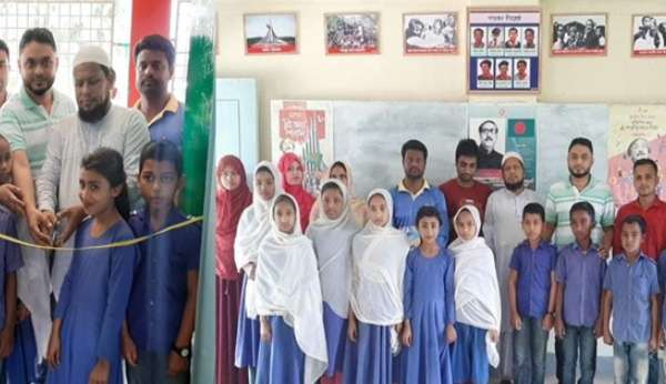 পাড়ুয়া সরকারি প্রাথমিক বিদ্যালয়ে বঙ্গবন্ধু ও মুক্তিযুদ্ধ কর্ণারের উদ্বোধন