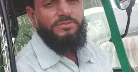 বঙ্গবন্ধু মহাসড়কে সাদা পাথর পরিবহন কেরে নিল সি.এন.জি চালকের প্রাণ