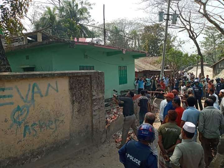 ঝালকাঠির রাজাপুরে নদী রক্ষায় উচ্ছেদ অভিযান