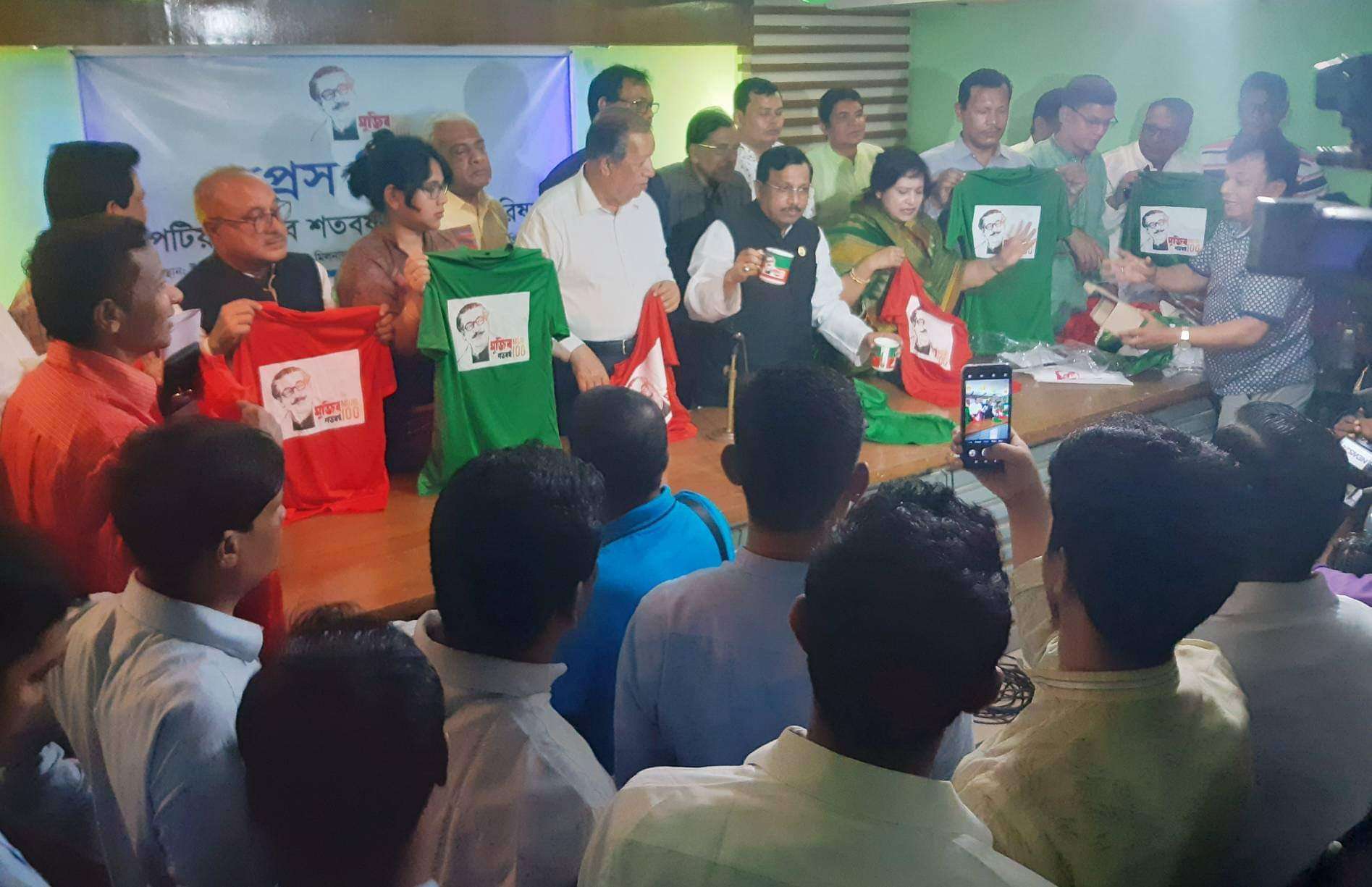 মুজিববর্ষের স্মারক পাবে পটিয়ার ১০ হাজার শিক্ষার্থী -হুইপ শামসুল হক চৌধুরী  