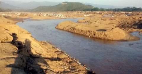 লোভাছড়ায় পাথর ক্রয়-বিক্রয়ে উচ্চ আদালতের অনুমতি প্রদান