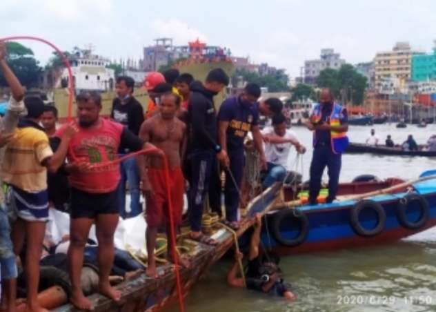 বুরিগঙ্গায় ৩০ লাশ উদ্ধার