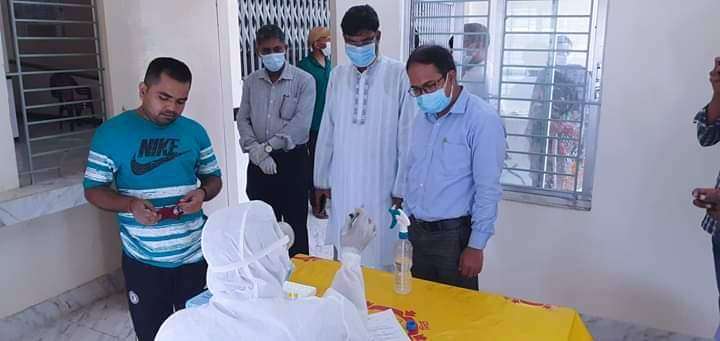 তাহিরপুরে করোনার নমুনা কালেকশন বুথ উদ্বোধন করলেন- ইউএনও বিজেন ব্যানার্জী