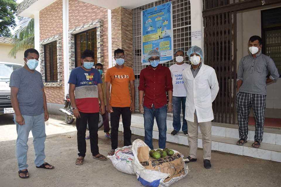 মহামারীতে করোনা আক্রান্তদের শাবিপ্রবি ছাত্রলীগের ফল উপহার