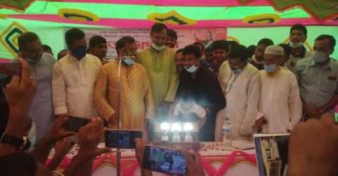 ধর্মপাশার গোলকপুর বাজারে বিদ্যুৎ সংযোগ উদ্ধোধন করেন এমপি রতন