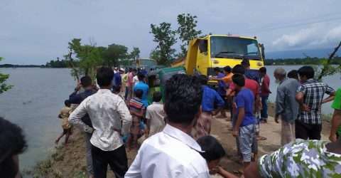 দফায় দফায় বন্যার ফলে গোয়াইনঘাটে রাস্তার অবস্থা নাজেহাল