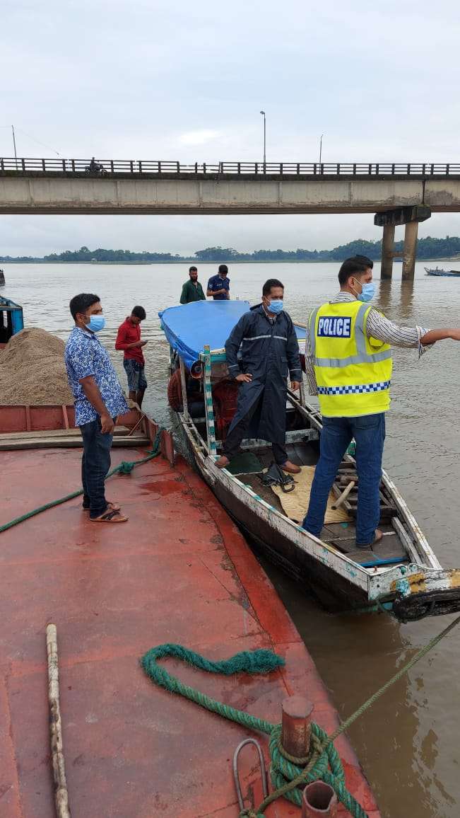 অবৈধ বালু উত্তোলনকারীদের বিরুদ্ধে কোম্পানীগঞ্জ প্রশাসনের অভিযান,জরিমানা ও কারাদন্ড প্রদান