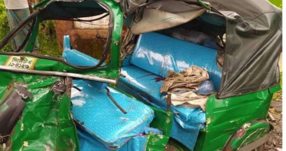 গোলাপগঞ্জে বাসের সাথে সংঘর্ষে সিএনজির ৩ যাত্রী নিহত