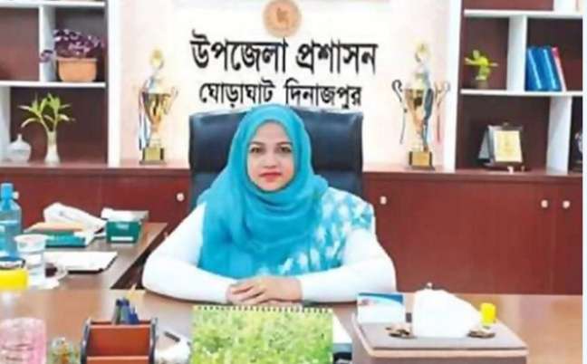 দিনাজপুরে (ইউএনও) ওয়াহিদা খানম ও তার বাবাকে কুপিয়ে জখম