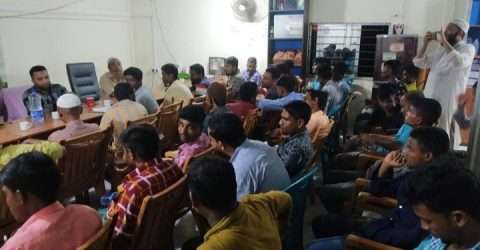 দঃরণিখাই ইউ/পি নির্বাচনে কেমন প্রতিনিধি চাই?এ নিয়ে চালক ও শ্রমিকদের সাথে ইকবাল হোসেনের মতবিনিময়