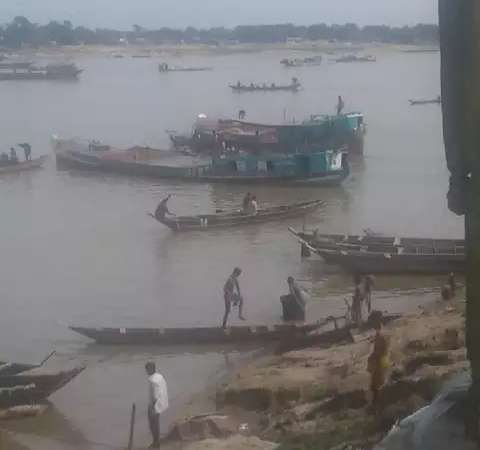 কোম্পানীগঞ্জের ভোলাগঞ্জে আবাসিক এলাকায় বালু উত্তোলন