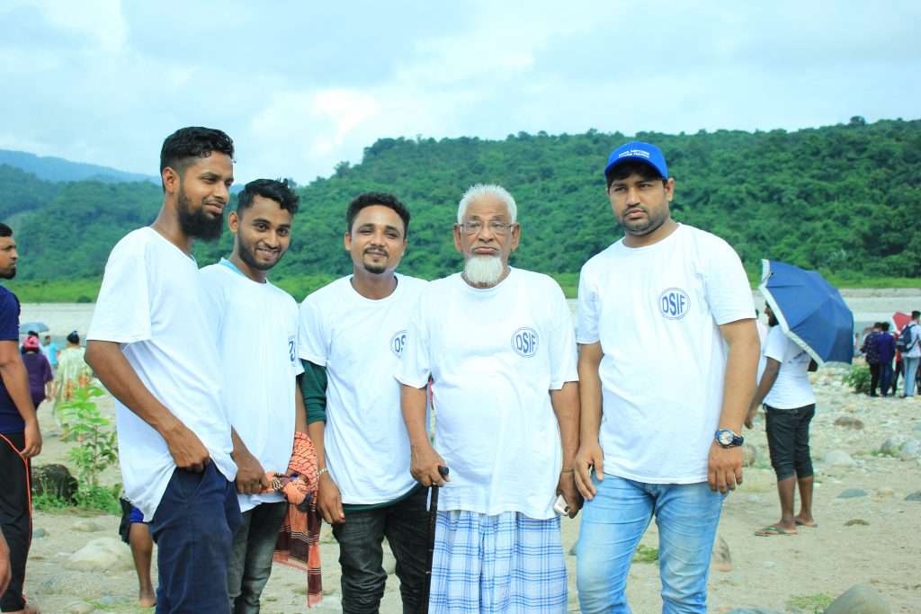 ইতিহাসবিদ ড.সিরাজুল ইসলাম ফাউন্ডশনের বৃক্ষরোপণ ও আনন্দ ভ্রমণ উদযাপন