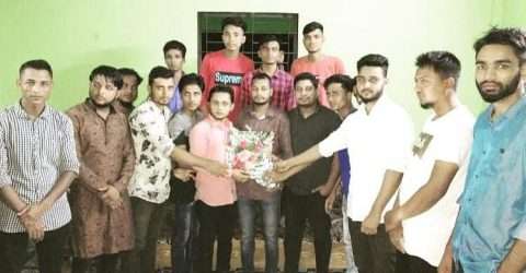 কোম্পানীগঞ্জ উপজেলা ছাত্রদলের আহবায়ক কমিটিকে ফুল দিয়ে বরন