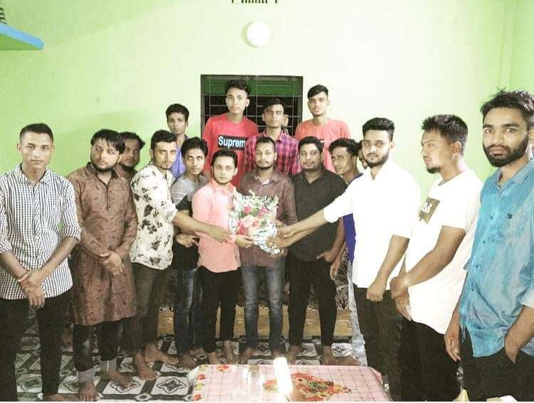 কোম্পানীগঞ্জ উপজেলা ছাত্রদলের আহবায়ক কমিটিকে ফুল দিয়ে বরন