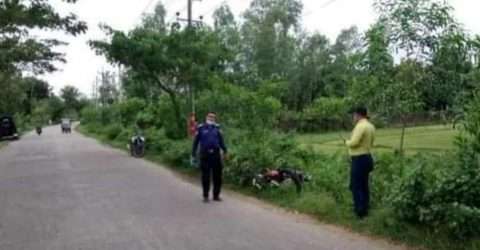 শ্রীমঙ্গলে রাস্থার দুই পাশে জন্মানো আগাছাগুলো সড়ক দূর্ঘটনার কারণ,বাসের ধাক্কায় দুই জন আহত