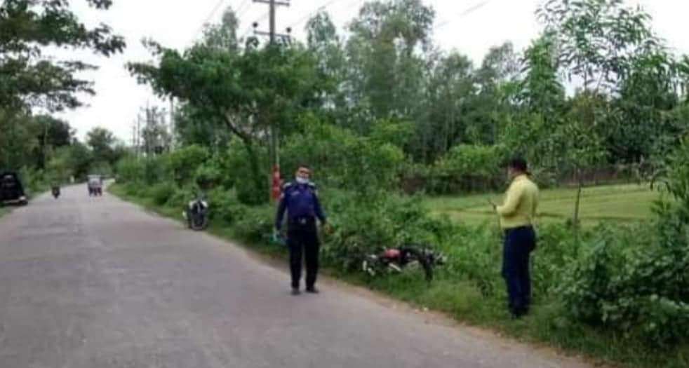 শ্রীমঙ্গলে রাস্থার দুই পাশে জন্মানো আগাছাগুলো সড়ক দূর্ঘটনার কারণ,বাসের ধাক্কায় দুই জন আহত