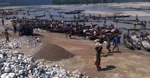 পাথর শ্রমিকের দুঃসময়ে কেউ পাশে নেই