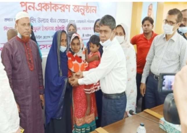 সাংবাদিকের সহযোগীতায় ২০ বছর পরে আসমা এখন মা বাবার বুকে