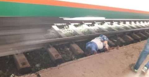 শ্রীমঙ্গলে ট্রেনে কাটা পড়ে বৃদ্ধের হাত বিচ্ছিন্ন