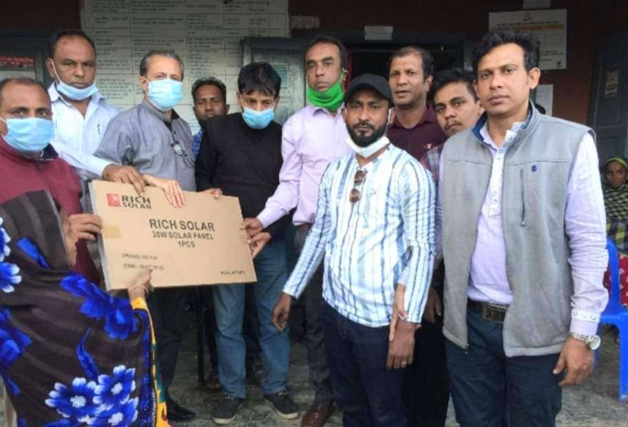 কুলাউড়ার টিলাগাঁও ইউনিয়নে এমপি পক্ষ থেকে সৌর বিদ্যুৎ বিতরণ
