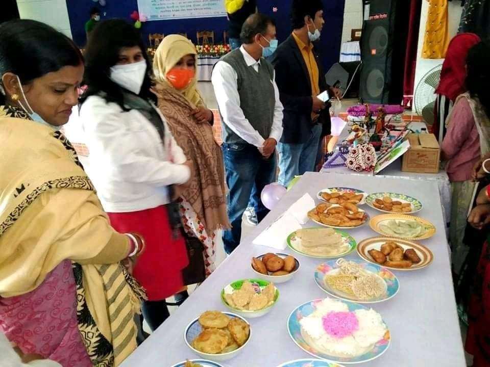 শ্রীমঙ্গলে কিশোরী মেলায় পিঠা প্রদর্শন করেন উপজেলা ভাইস চেয়ারম্যান মিতালী দত্ত