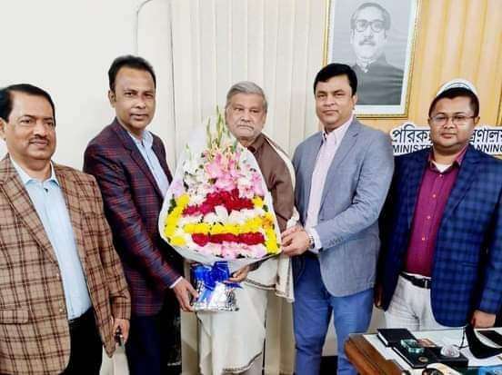 পরিকল্পনা মন্ত্রী এমএ মান্নান এমপিকে মেয়র আবুল কালাম চৌধুরীর ফুলেল শুভেচ্ছা