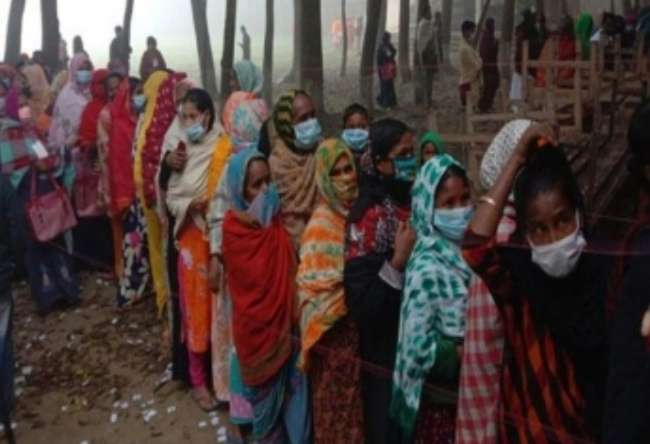 ৬০ পৌরসভায় ভোটগ্রহণ চলছে