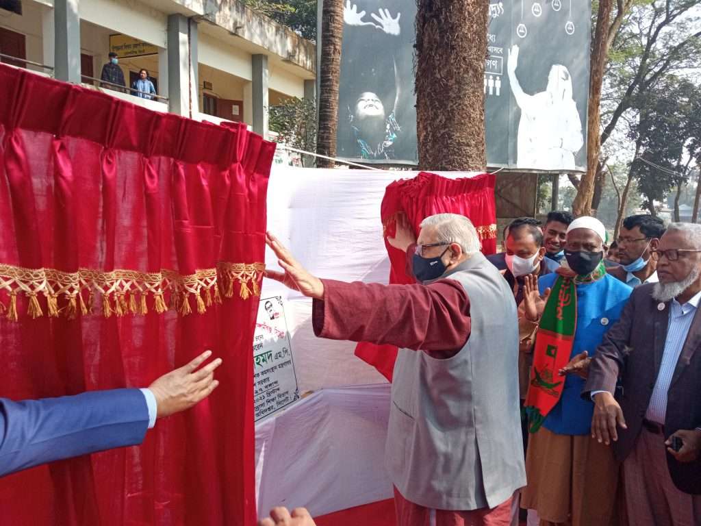 বঙ্গবন্ধু হাইটেক পার্কে কর্মক্ষেত্রে স্থানীয়রা অগ্রাধিকার পাবে: মন্ত্রী ইমরান আহমদ