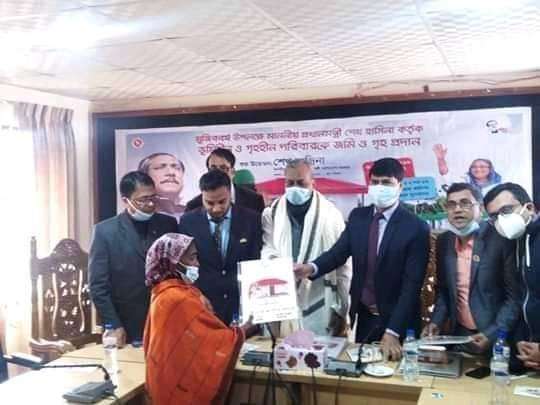ছাতকে ১০ ভুমি ও গৃহহীন পরিবারকে  পাকা ঘরের চাবি হস্তান্তর