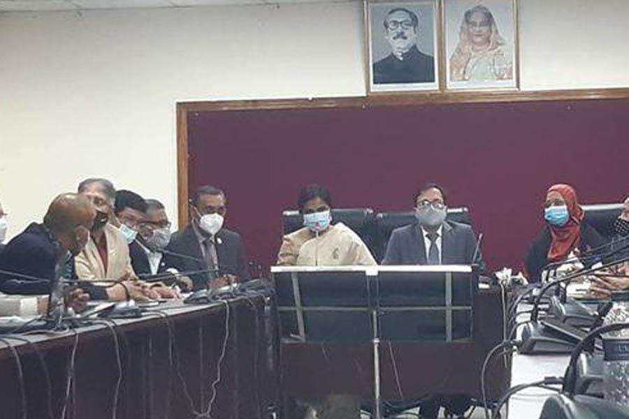 আগামীকাল থেকে দেশব্যাপী ১০০৫ টি কেন্দ্রে করোনার টিকা দেওয়া হবে