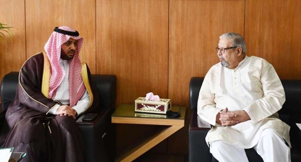 প্রবাসী কল্যাণ মন্ত্রীর সাথে সৌদি রাষ্ট্রদূতের বৈঠক