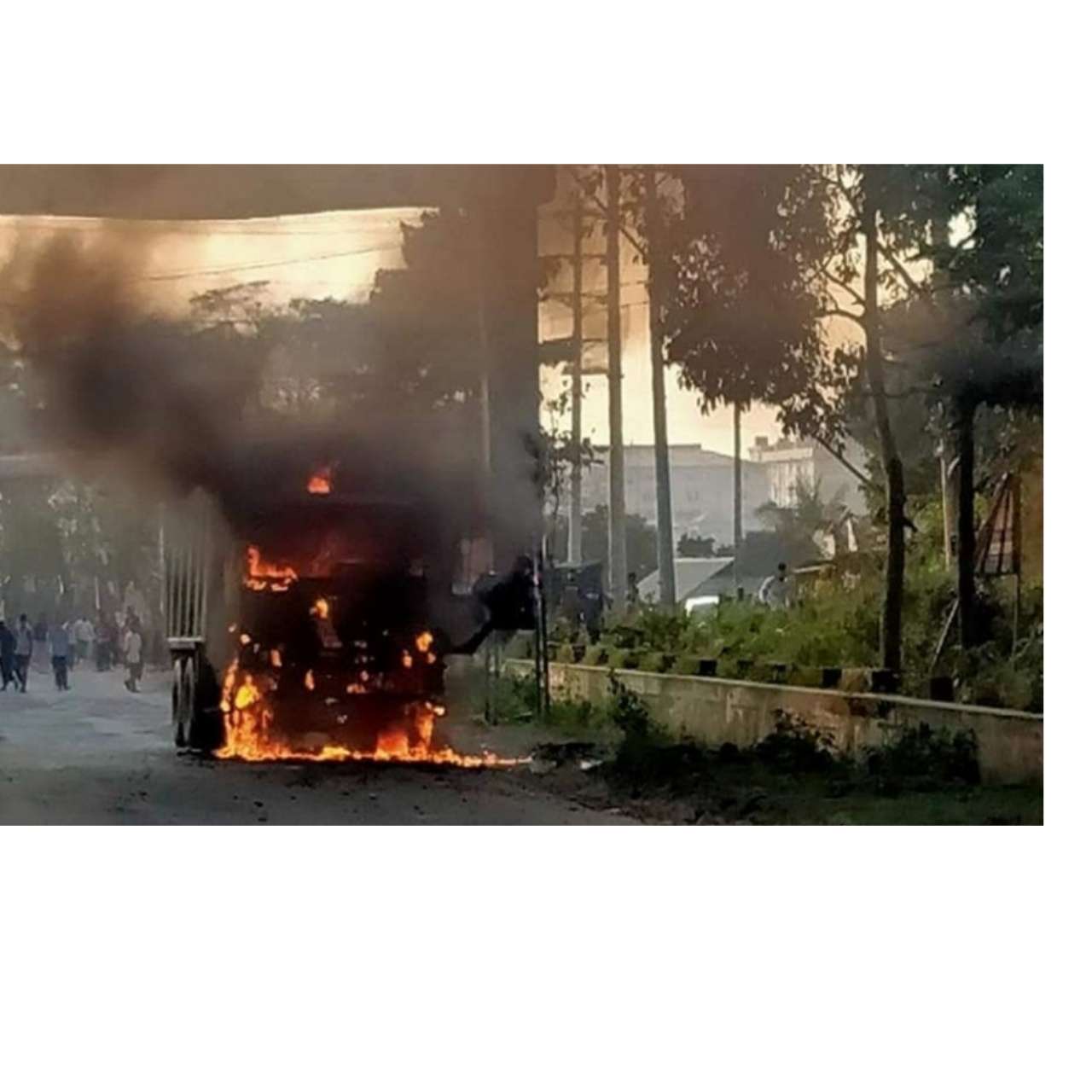 শায়েস্তাগঞ্জের অলিপুরে চলন্ত ট্রাকে আগুন