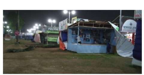 ঝড়ের কবলে বইমেলা