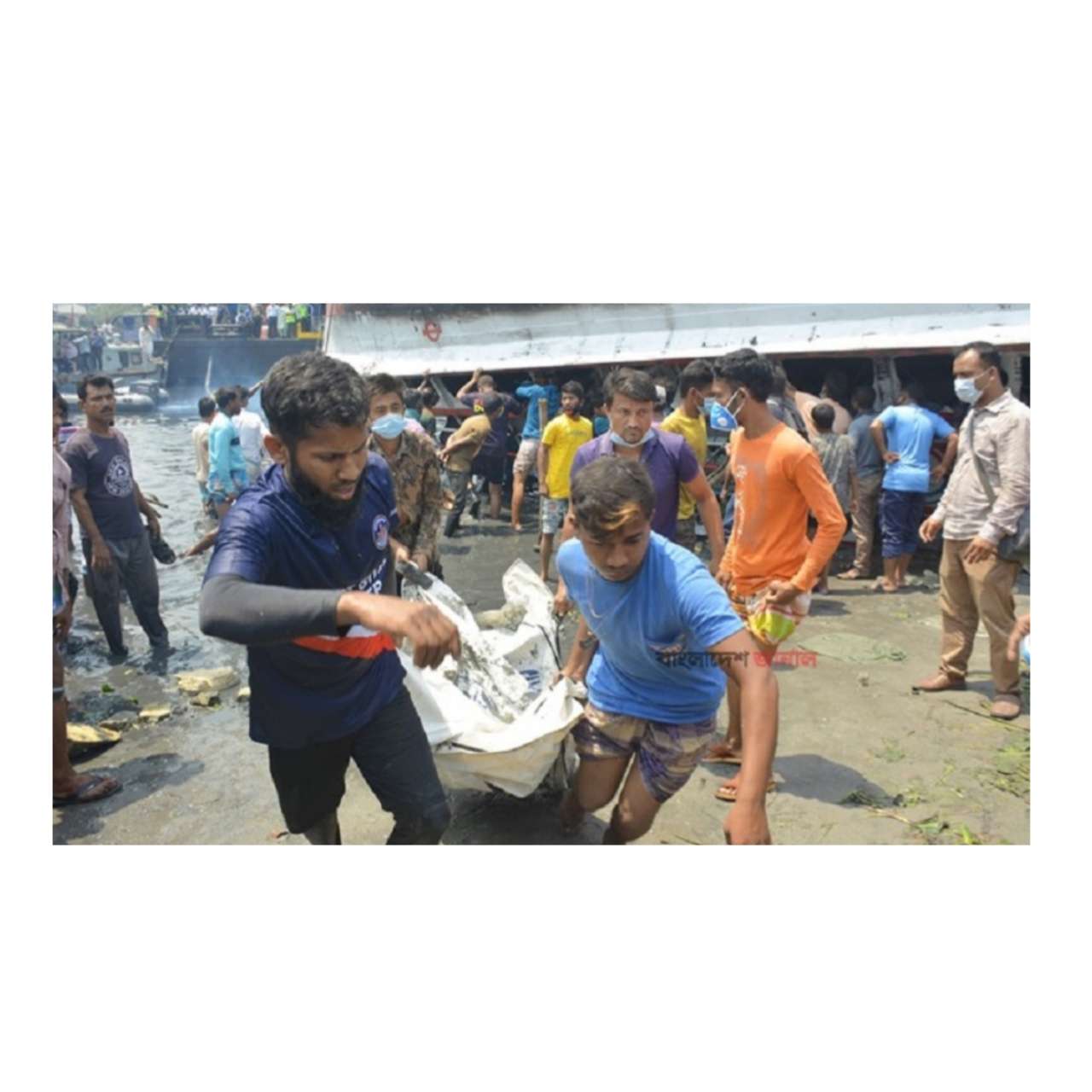 শীতলক্ষ্যায় লঞ্চ দূর্ঘটনায় ২৯ লাশ উদ্ধার