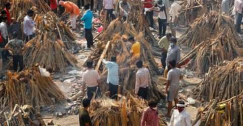 করোনায় পুড়ছে দিল্লি