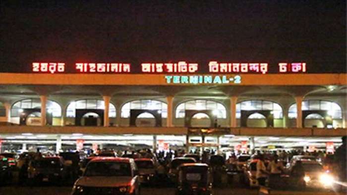 বিমানবন্দরে অস্ত্র ও গুলি সহ চিকিৎসক দম্পতি আটক