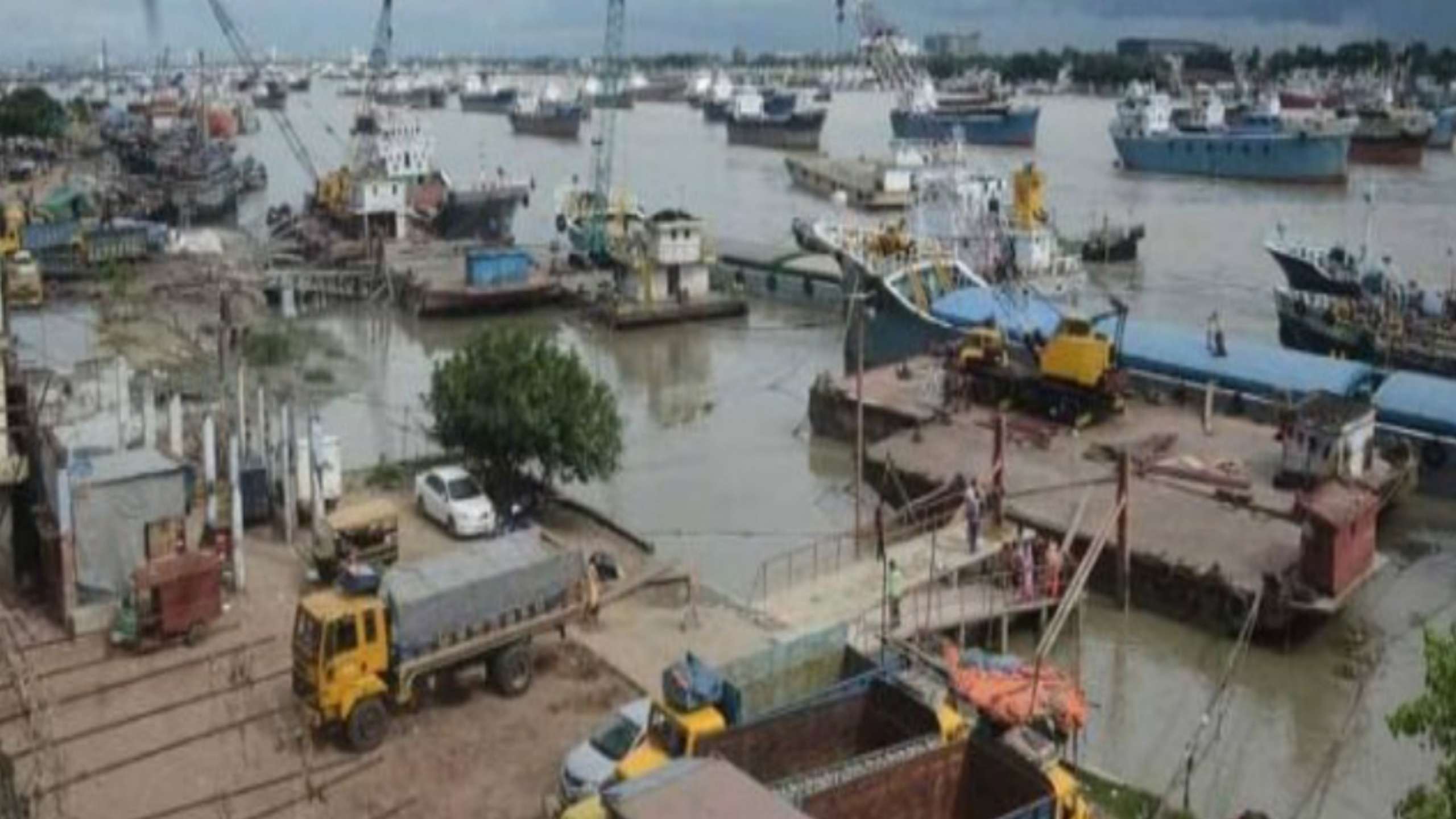 নৌযান চলাচলে নিষেধাজ্ঞা প্রত্যাহার