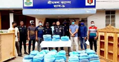 বিশেষ পন্থায় ফার্নিচারের ভিতরে ১২০ কেজি গাঁজা ঢুকিয়ে পাচার