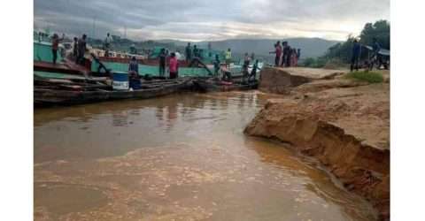 কোম্পানীগঞ্জে অপরিকল্পিত বালু উত্তোলন, হুমকির মুখে খেলার মাঠ