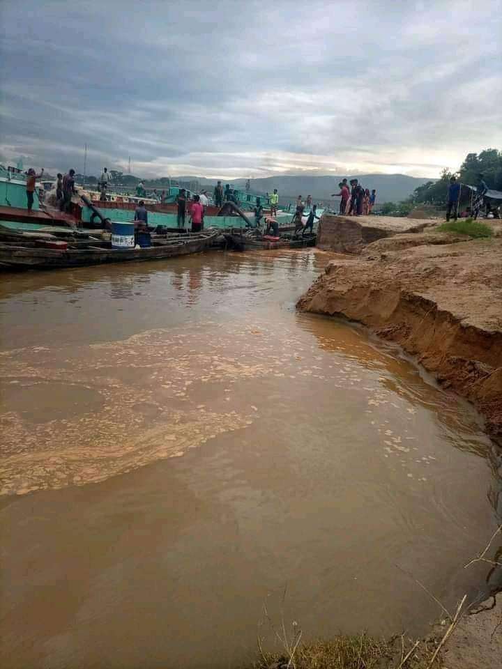 কোম্পানীগঞ্জে অপরিকল্পিত বালু উত্তোলন, হুমকির মুখে খেলার মাঠ
