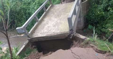 গোয়াইনঘাটে মুক্তিযোদ্ধা তফাজ্জল হোসেন’র বাড়ীর পাশের ব্রিজ এখন মরণ ফাঁদ