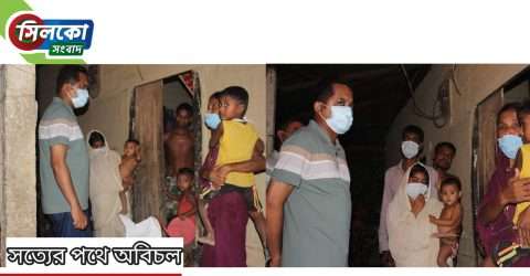 বজ্রপাতে নিহতদের পরিবারকে অর্থ ও খাদ্য তুলে দিলেন ইউএনও সুমন আচার্য