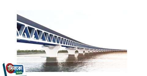স্বপ্নের পদ্মা সেতুর রোডওয়ে স্ল্যাব বসানোর কাজ শেষ, কার্পেটিং হলেই চলবে গাড়ি