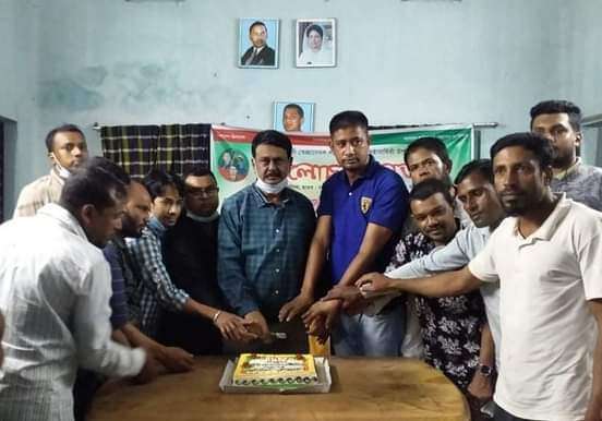 ছাতকে স্বেচ্ছাসেবকদলের প্রতিষ্ঠাবার্ষিকীতে কেক কাটলেন সাবেক এমপি মিলন