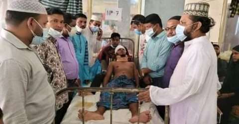 ছাতকে আহত শিক্ষকের শয্যা পাশে শিক্ষক সমিতির নেতৃবৃন্দ