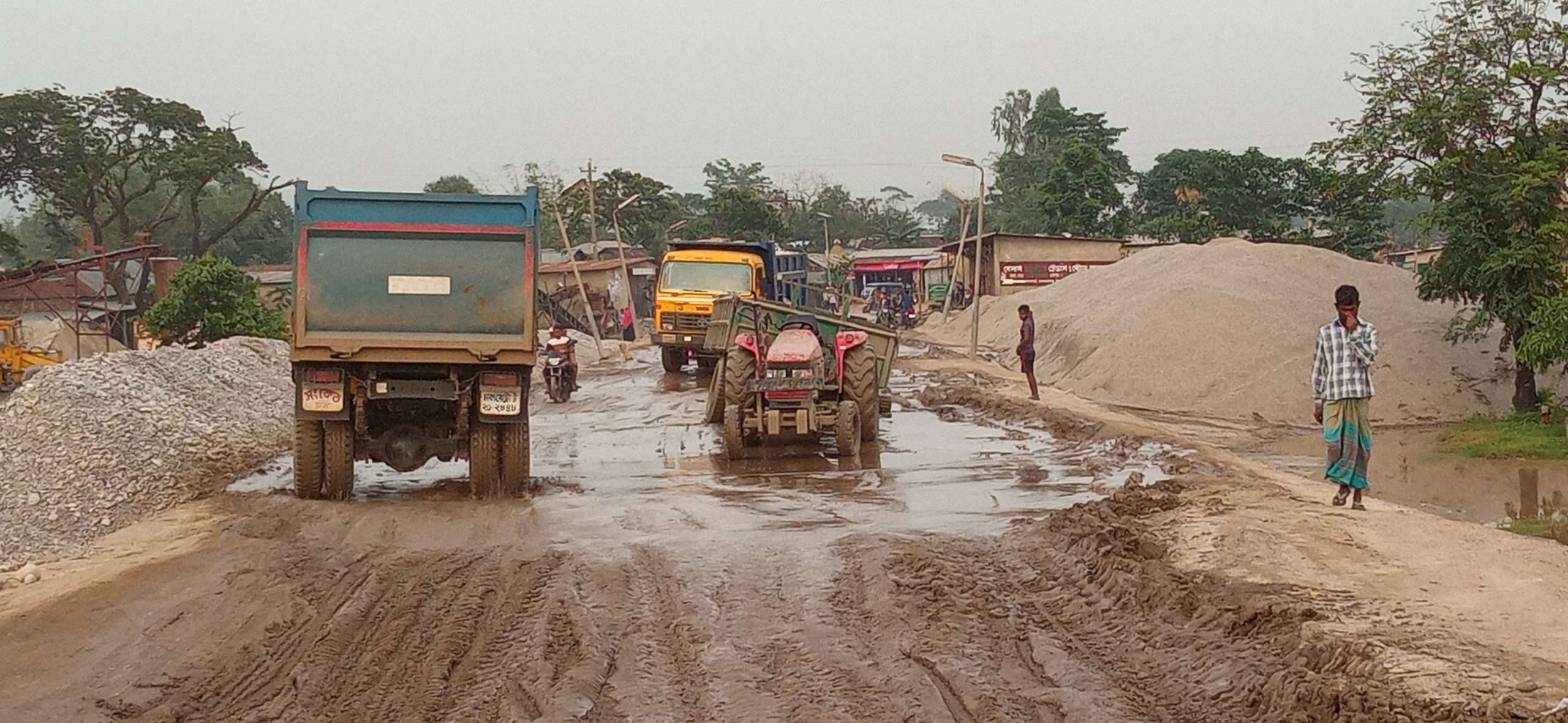 একযুগ পর পাকা রাস্তা পাচ্ছে ধলাই পূর্বপাড়বাসী